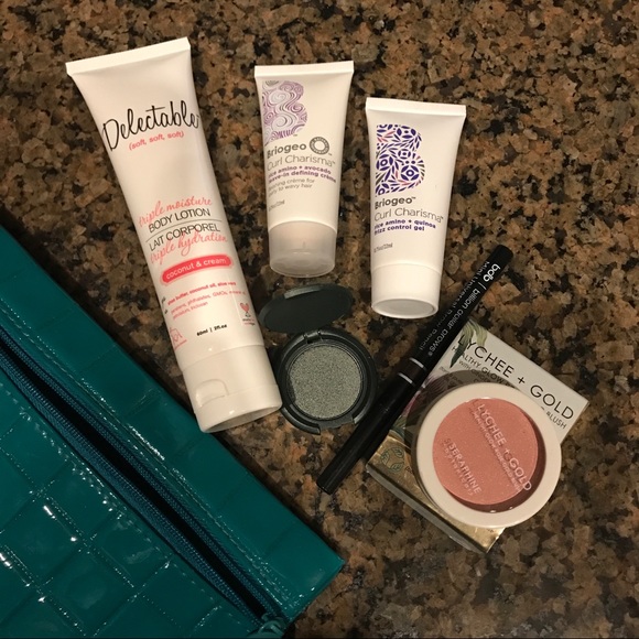 Cosmetic Grab Bags - Free with Purchase! - Picture 6 of 6